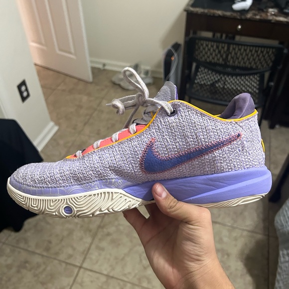 lebron 20 violet frost size 11 - Picture 4 of 14